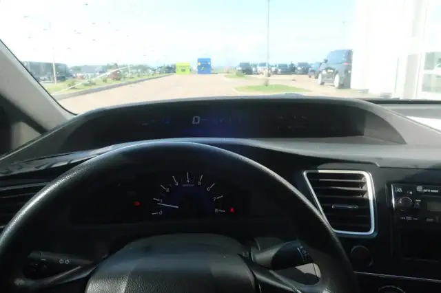 Honda Civic Sedan Man DX 1.8L + Lecteur CD 2015 in Cars & Trucks in Lévis - Image 10
