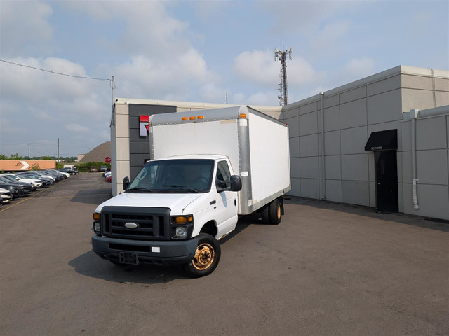 2014 Ford E-450 16 FT CARGO - RAMP - LEATHER in Cars & Trucks in Oakville / Halton Region