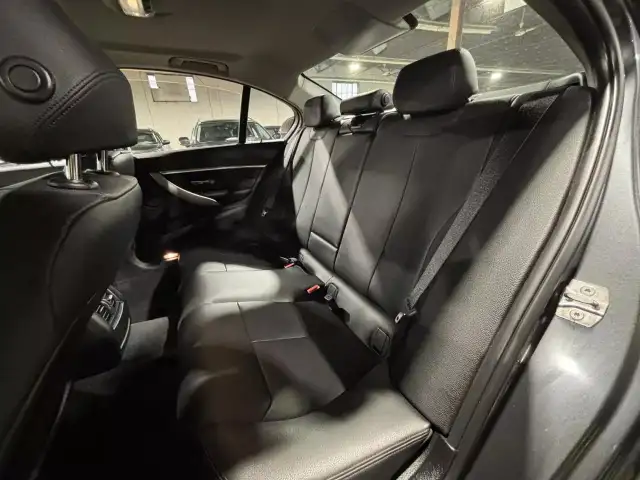 2017 BMW 3-Series 320i xDrive/CUIR/TOIT/NAV/AC/MAGS/CRUISE/23878 in Cars & Trucks in City of Montréal - Image 10