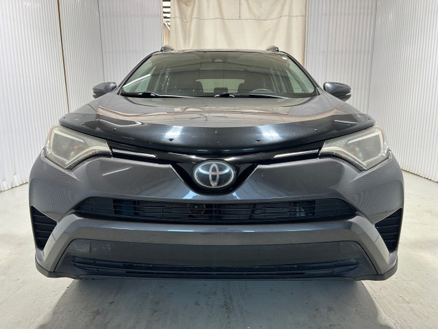 2017 Toyota RAV4 LE AWD Mags Écran Bluetooth Caméra *Traction in in Cars & Trucks in Shawinigan - Image 3