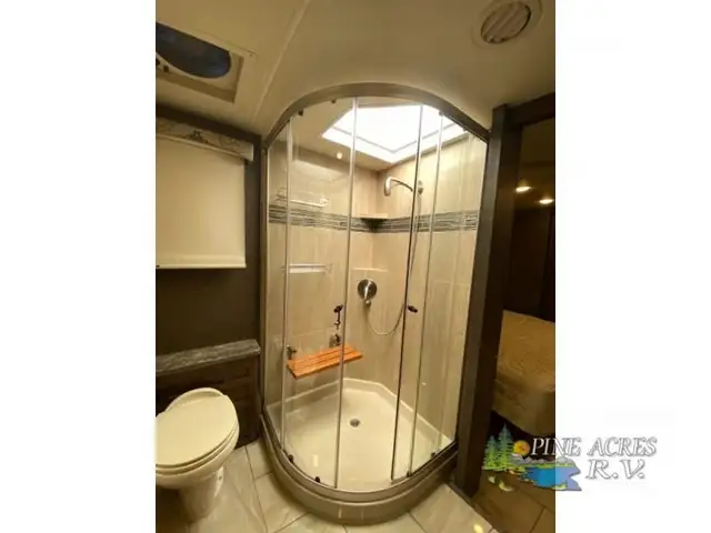 2018 Thor Motor Coach Tuscany 45AT only 029,124 Miles in RVs & Motorhomes in Moncton - Image 56