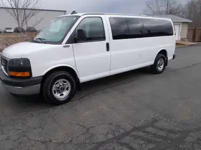 2018 GMC Savana 2500 15 Passenger Van 6.0, V8, gas, auto, pw, pl, air Frt & rear heat & air, factory...