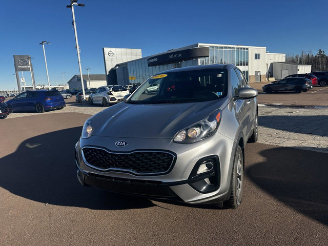 2020 Kia Sportage LX dans Autos et camions  à Moncton - Image 2