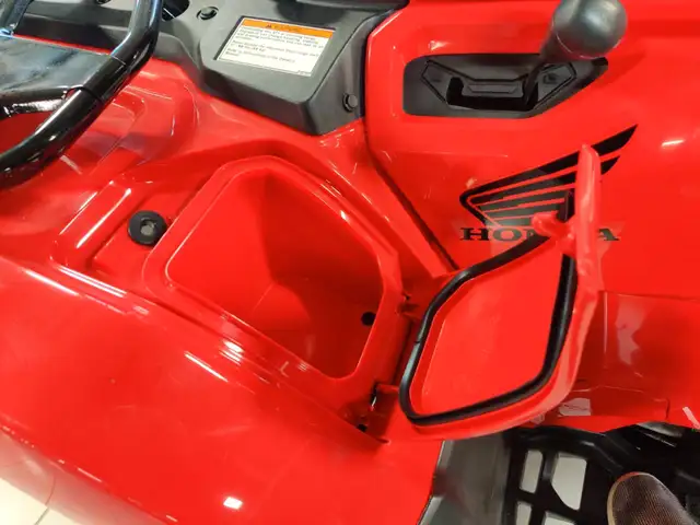 2025 Honda RUBICON 520 DCT IRS EPS WINCH INCLUDED! in ATVs in Grande Prairie - Image 11
