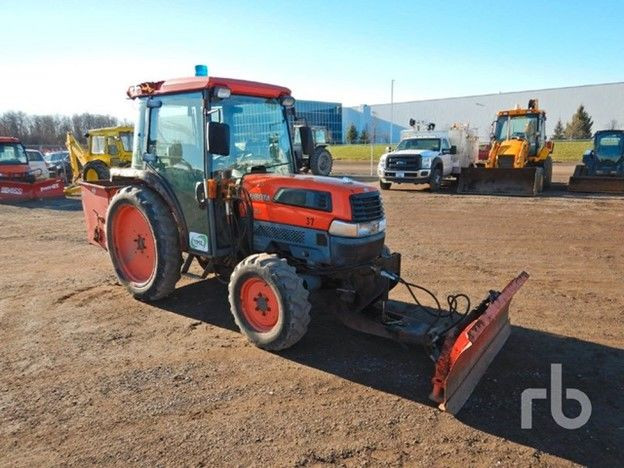 2003 KUBOTA L4330D 4wd Utility Tractor PLOW/SANDER  $336.30/m in Heavy Equipment in London