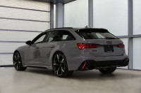 Traction intégrale Audi quattro avec V8 4.0T Audi Sport de 591 chevaux / Apple Carplay + Android Aut... (image 7)