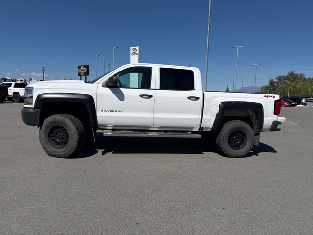 2018 Chevrolet Silverado 1500 LS CREW CAB 4X4 / REAR CAMERA / 4G in Cars & Trucks in Cranbrook - Image 2