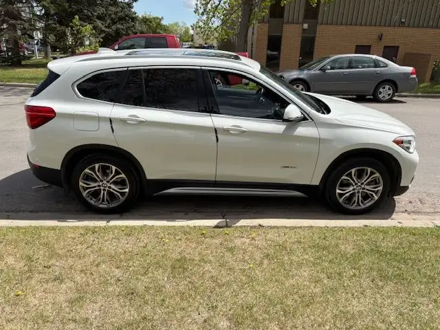 2018 BMW X1 XDrive28i LOADED PANO ROOF NICE! CAN FINANCE/LEASE62863212516097124