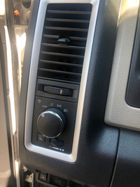 Dodge RAM-2010 in perfect condition. 4x4, No accidents. Kept and maintained very well. Please, don't... (image 7)