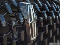 Leather Seats, Heated Seats, Tow Package! Returning for the 2024 model year, this Lincoln Corsair wa... (image 9)