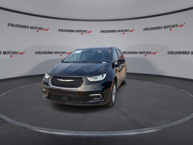 2023 Chrysler Pacifica Touring L | AWD | Leather | Heated Seats in Cars & Trucks in Hamilton - Image 3