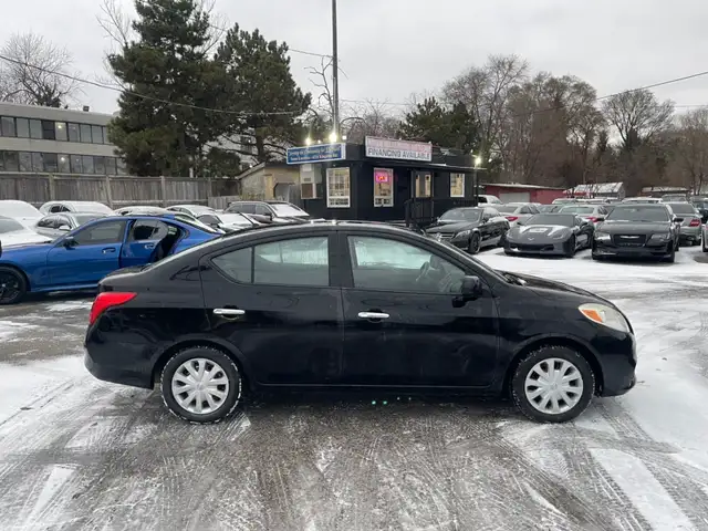 2012 Nissan Versa 4dr Sdn CVT 1.6 SV in Cars & Trucks in City of Toronto - Image 7