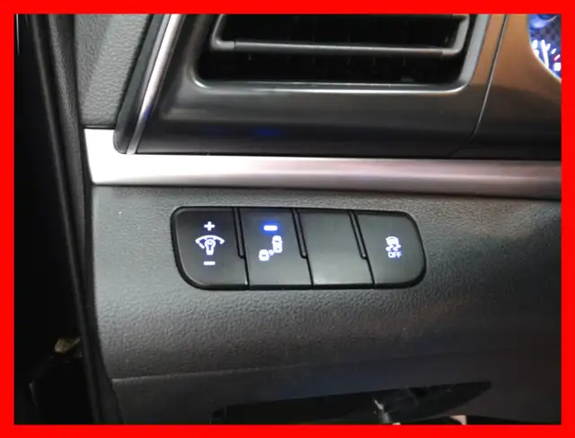 2020 Hyundai Elantra PREFERRED IVT *BACKUP CAM/BLINDSPOT/BLUETOO dans Autos et camions dans London - Image 16