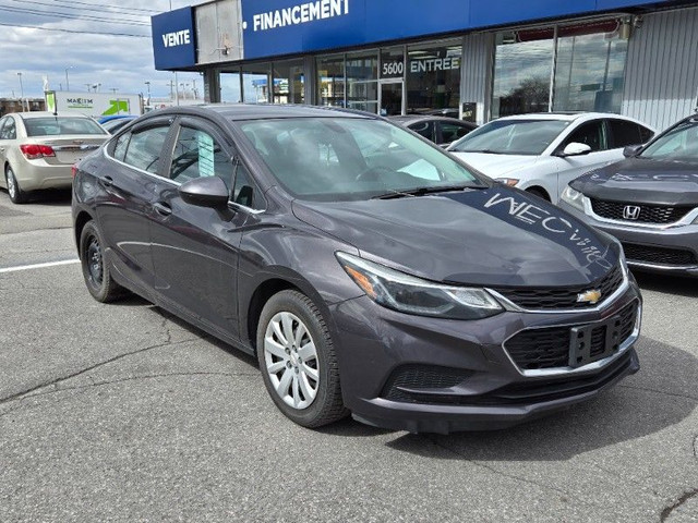 2017 Chevrolet Cruze LT * AUTO * CAMERA * CLEAN CARFAX!! in Cars & Trucks in City of Montréal