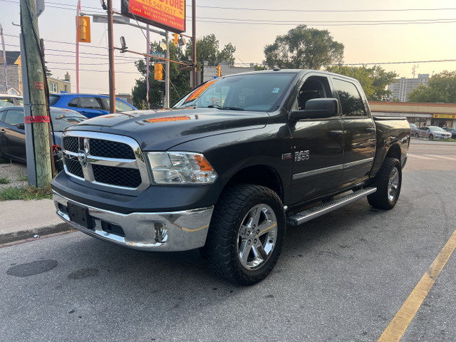 2014 Ram 1500 4WD Crew Cab 140.5" ST in Cars & Trucks in City of Toronto