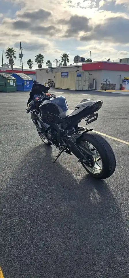 2013 KAWASAKI NINJA ZX-6R 636-BLACK! in Street, Cruisers & Choppers in Edmonton - Image 7