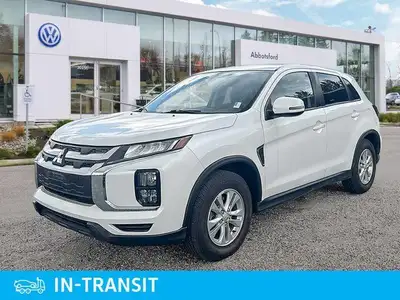 This Mitsubishi RVR delivers a Regular Unleaded I-4 2.4 L/144 engine powering this Variable transmis...