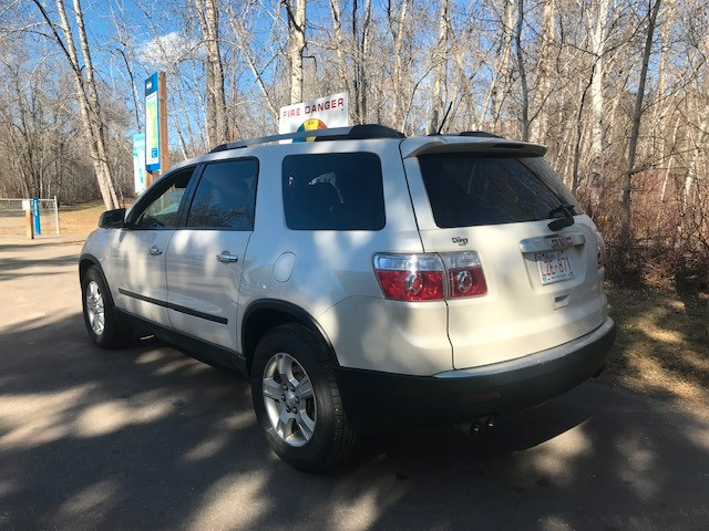 2011 GMC Acadia SLE FWD 3.6L V6 in Cars & Trucks in St. Albert - Image 3