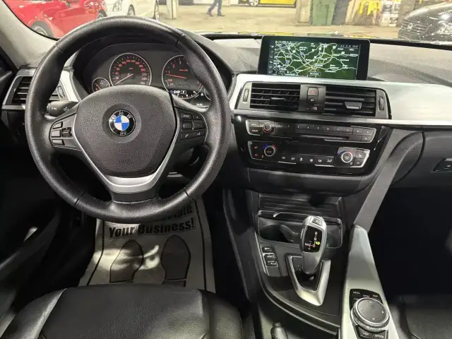 2017 BMW 3-Series 320i xDrive/CUIR/TOIT/NAV/AC/MAGS/CRUISE/23878 in Cars & Trucks in City of Montréal - Image 11