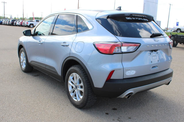 2022 Ford Escape SE in Cars & Trucks in Medicine Hat - Image 3