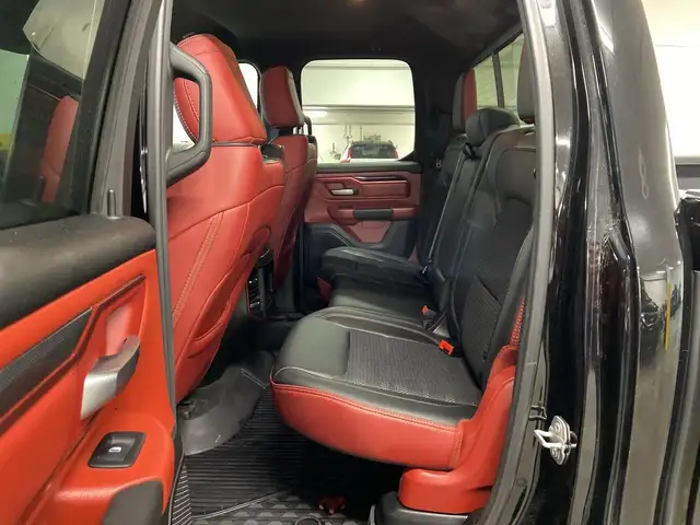 2019 Ram 1500 Rebel 4x4 Quad Cab 6'4 Box dans Autos et camions dans Calgary - Image 13