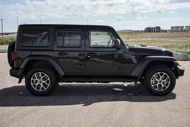 2024 Jeep Wrangler SPORT UNLIMITED 4X4 AUTOMATIC LOW LOW KMS in Cars & Trucks in Strathcona County - Image 6