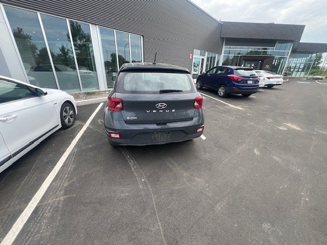 2023 Hyundai Venue ESSENTIEL / SE in Cars & Trucks in City of Montréal - Image 4