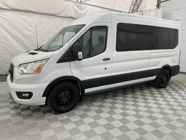 2021 Ford Transit Passenger Wagon in Cars & Trucks in Calgary - Image 2