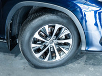 ***QUALIFY FOR A 4 YEAR WARRANTY ON OUR VEHICLES TODAY!!! Vehicle Key Features Include: Sunroof, Rea... (image 6)