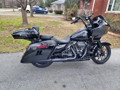 APPLY NOW: https://www.ridecollective.ca/get-pre-approved The 2021 Harley-Davidson Road Glide is a p...