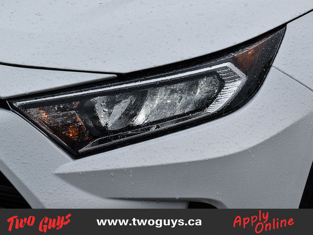 2021 Toyota RAV4 XLE AWD | Sunroof | New Tires | Htd Cloth | in Cars & Trucks in St. Catharines - Image 4