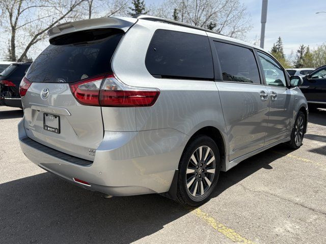 2020 Toyota Sienna XLE in Cars & Trucks in Calgary - Image 2
