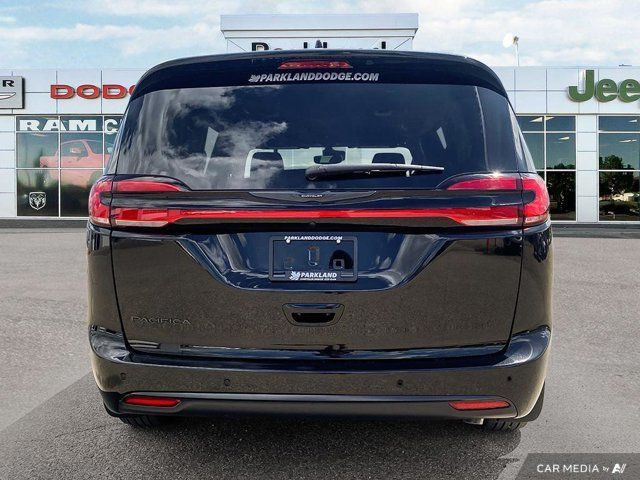 2025 Chrysler Pacifica Select Stow N Go Nav Capable 360 Camera in Cars & Trucks in St. Albert - Image 4