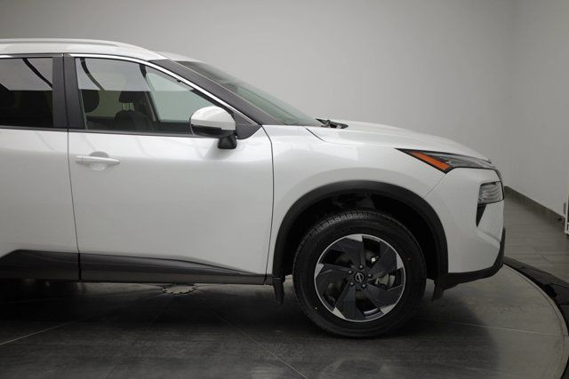 2024 Nissan Rogue SV Moonroof in Cars & Trucks in Calgary - Image 2