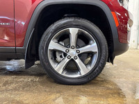 ALLOY WHEELS, POWER PASSENGER SEAT, SPOILER, POWER LIFTGATE, TRAILER SWAY CONTROL, NAVIGATION SYSTEM... (image 9)