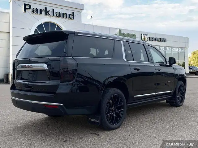 2023 GMC Yukon XL Denali 4x4 DIESEL Sunroof Nav Power Boards in Cars & Trucks in St. Albert - Image 6