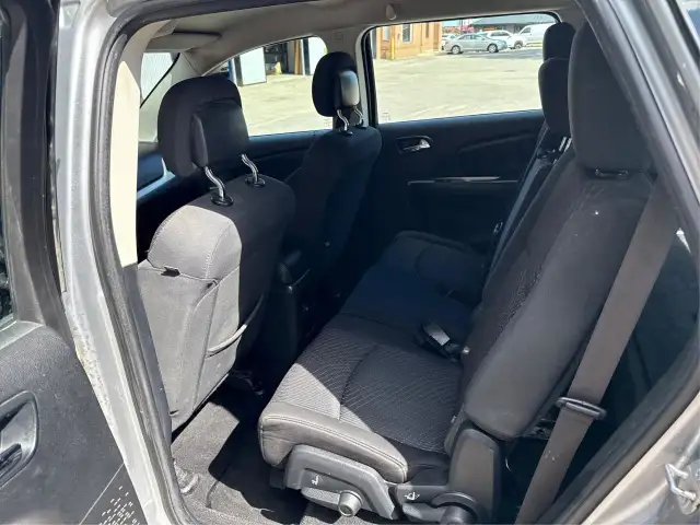 2016 Dodge Journey SE in Cars & Trucks in Brockville - Image 11