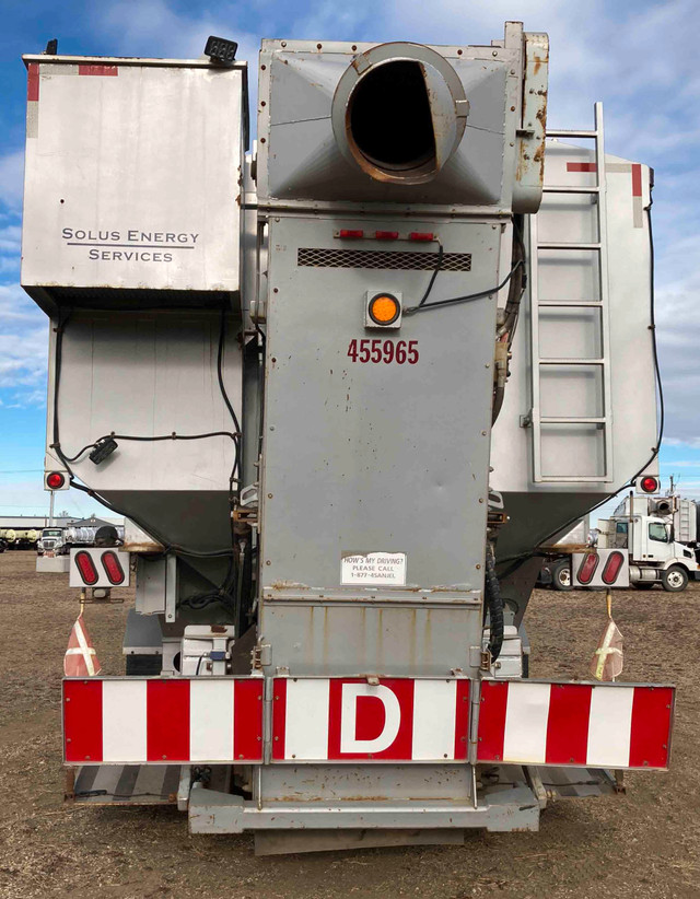 2012 APPCO 4,000 CUBIC FT SAND STORAGE PIG DRY BULK TANK TRAILER in Heavy Equipment in Delta/Surrey/Langley - Image 4