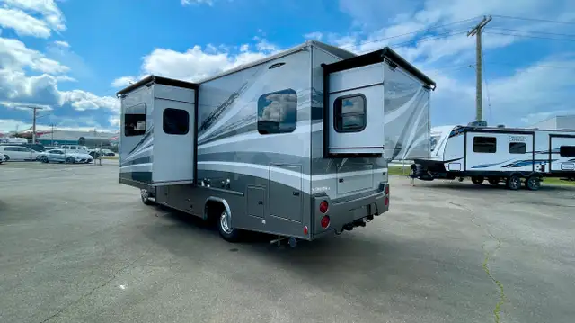 2023 Dynamax isata 3 24RW in RVs & Motorhomes in Victoria - Image 4