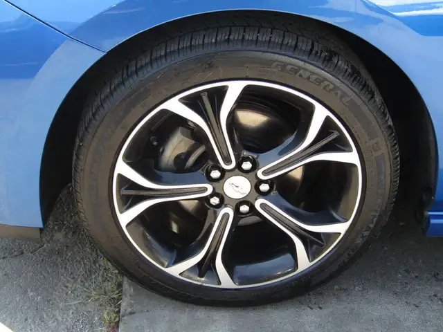 2019 Chevrolet Cruze LT HB RS PKG 1.4L TURBO B.S.A/CAM/H.SEATS/C in Cars & Trucks in Calgary - Image 36