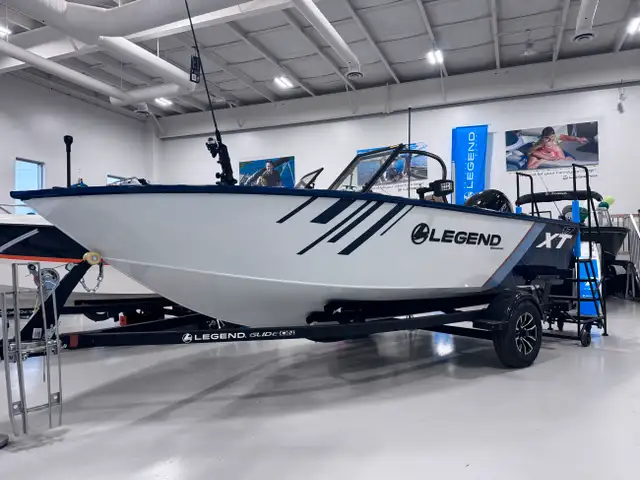 2025 Legend 17 XT  in Powerboats & Motorboats in Barrie - Image 4