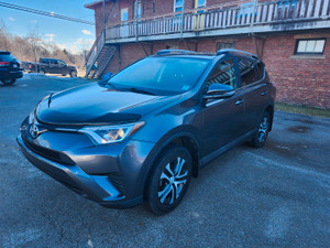 2016 Toyota RAV 4 LE AWD low km / local owner / all new brakes