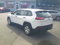 2015 Jeep Cherokee 4x4 ! Price $9999 179000 KM ON or QC Safety Included Warranty Included Carfax Inc... (image 6)