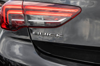 2018 Buick Regal Sport Back Equipment complet Noir Sur Noir . Construite en Allemagne rare voiture 1... (image 7)