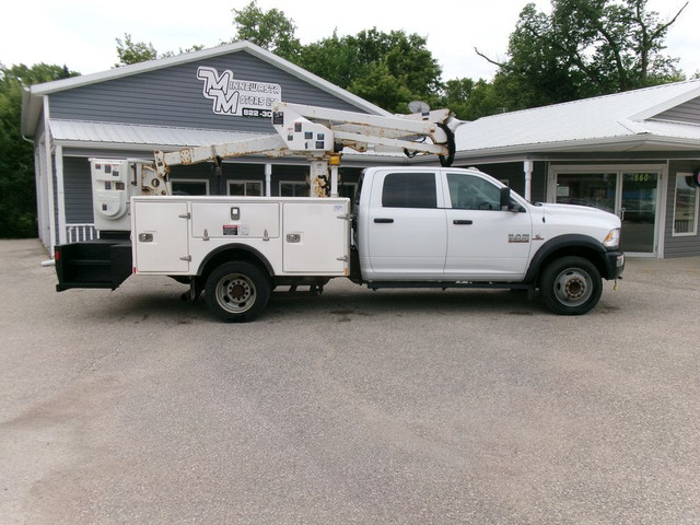 2015 Ram 5500 CUMMINS SERVICE TRUCK/WITH LIFT! in Cars & Trucks in Portage la Prairie - Image 2