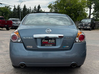 2010 Nissan Altima SL Sedan 2.5LTR 4cyl ONLY 119,000kms! A/C Tilt Cruise Power windows Power locks P... (image 3)