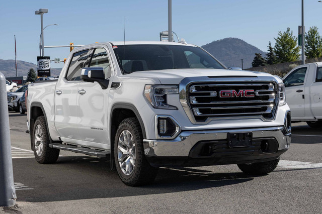 2019 GMC Sierra 1500 SLT 5.3L V8, Premium Package, X31 Off-Road  in Cars & Trucks in Kamloops - Image 3
