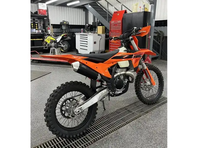 2025 KTM 350 XC-F in Dirt Bikes & Motocross in Granby - Image 3