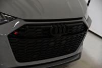 Traction intégrale Audi quattro avec V8 4.0T Audi Sport de 591 chevaux / Apple Carplay + Android Aut... (image 2)