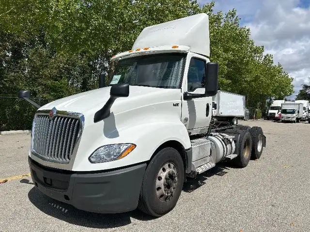 2019 International LT625 in Heavy Trucks in Delta/Surrey/Langley - Image 4